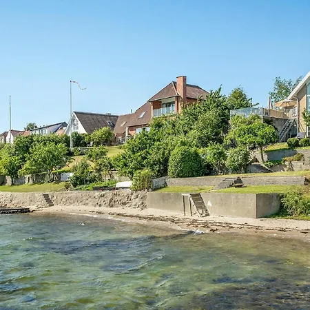 Beautiful In With House Sea View Holiday home
